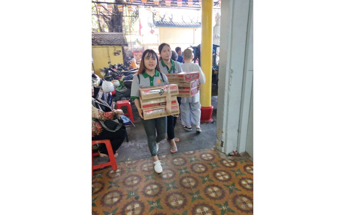 THAM GIA TỪ THIỆN TẠI CH&Ugrave;A L&Acirc;M QUANG - QUẬN 8